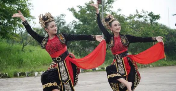 Warisan Budaya Takbenda yang Membentuk Karakter Bangsa